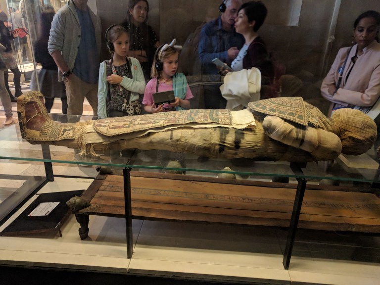 2 louvre mummy