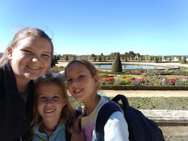 2 versaille gardens group