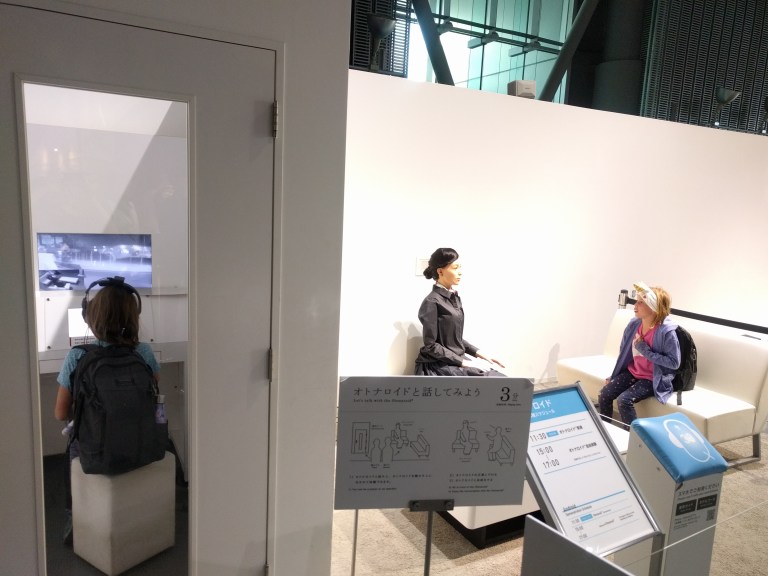 T Aud controlling robot