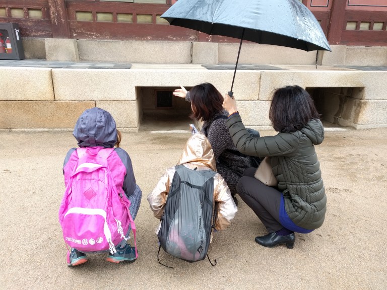 1 Seoul G palace fireplaces