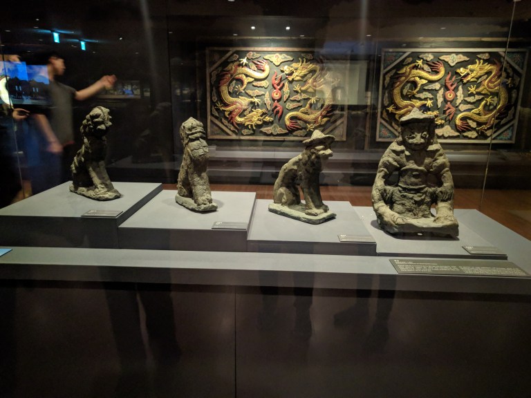 1 Seoul G palace roof creatures